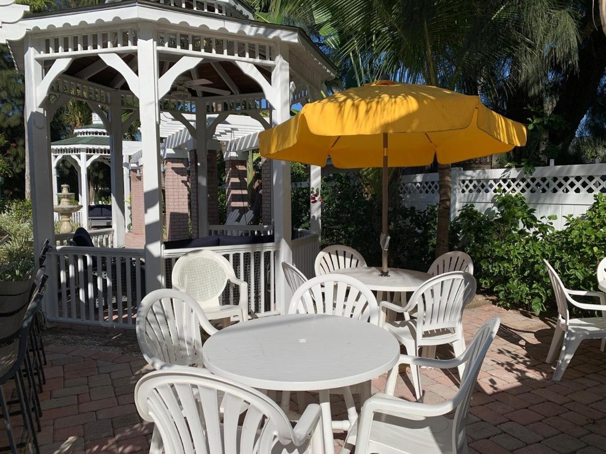 Coconut Inn Pass-A-Grille Beach St. Pete Beach Dış mekan fotoğraf