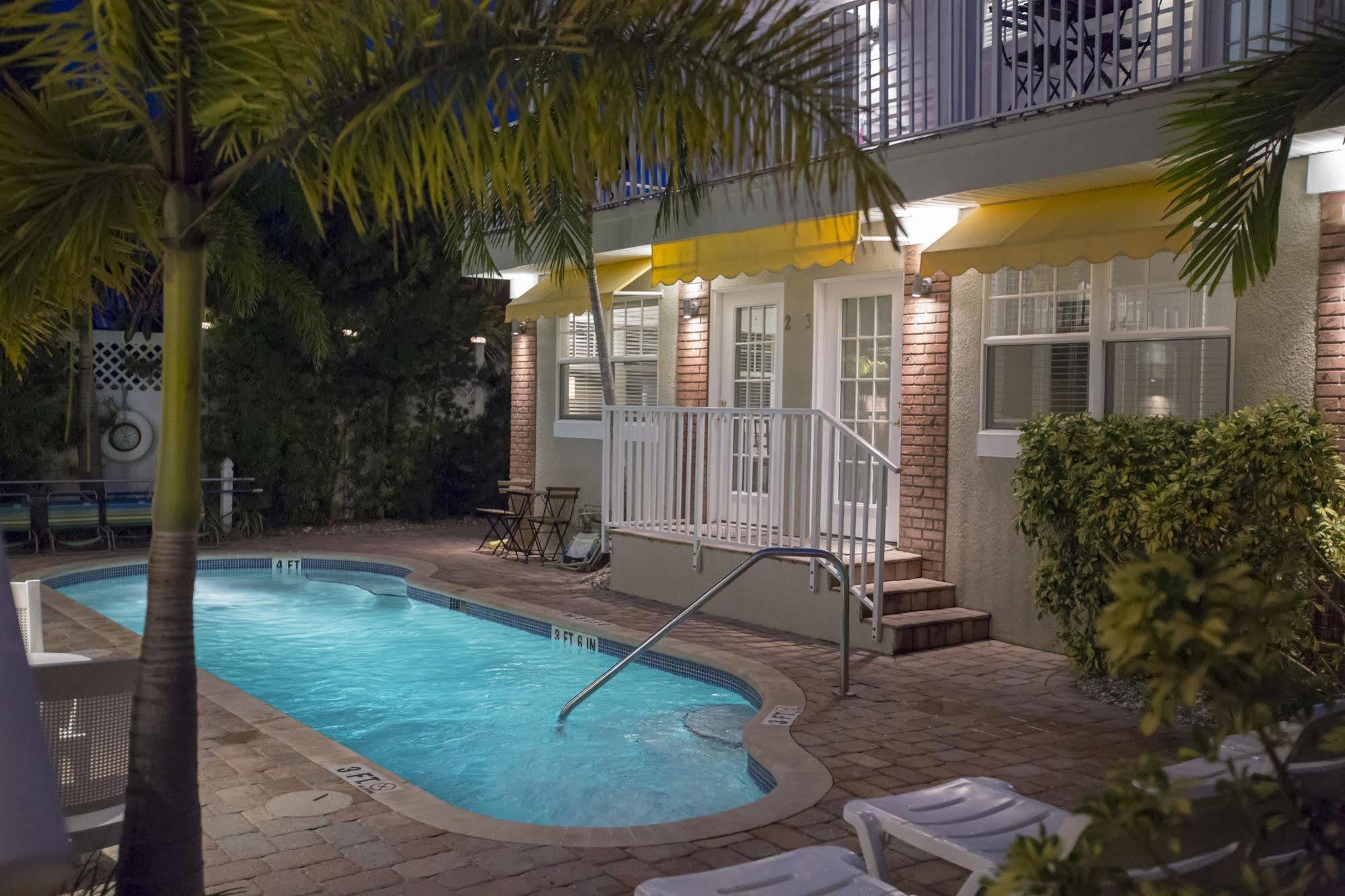 Coconut Inn Pass-A-Grille Beach St. Pete Beach Dış mekan fotoğraf
